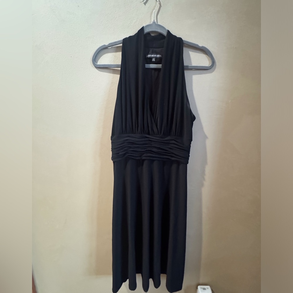 Jones Wear Black Sleeveless Dress